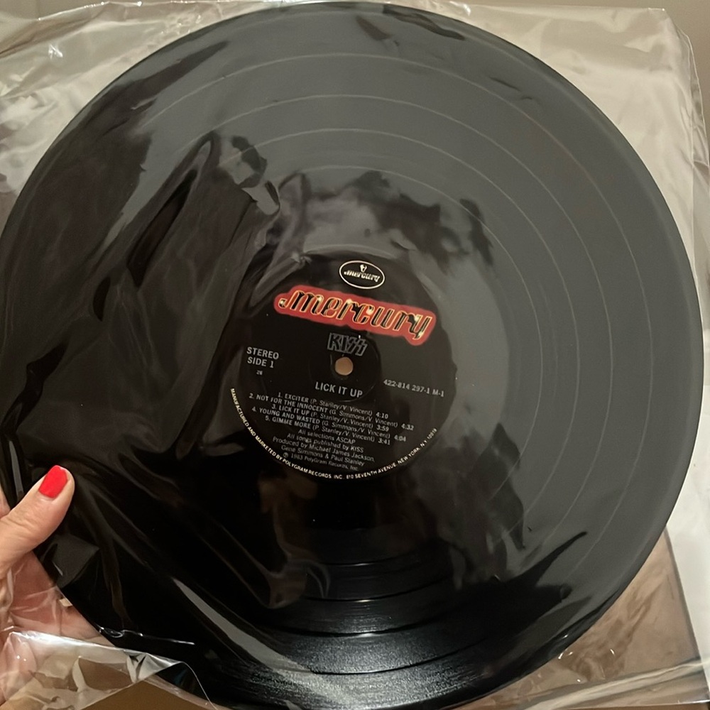 Kiss Lick It Up Vinyl LP 1983 Mercury – 422-814 297-1 M-1